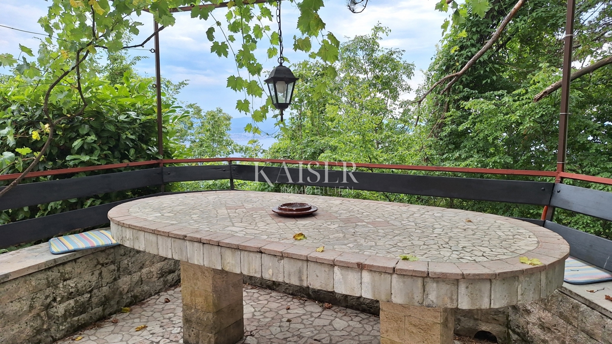Opatija, Veprinac, družinska hiša z bazenom, pogled na Kvarner