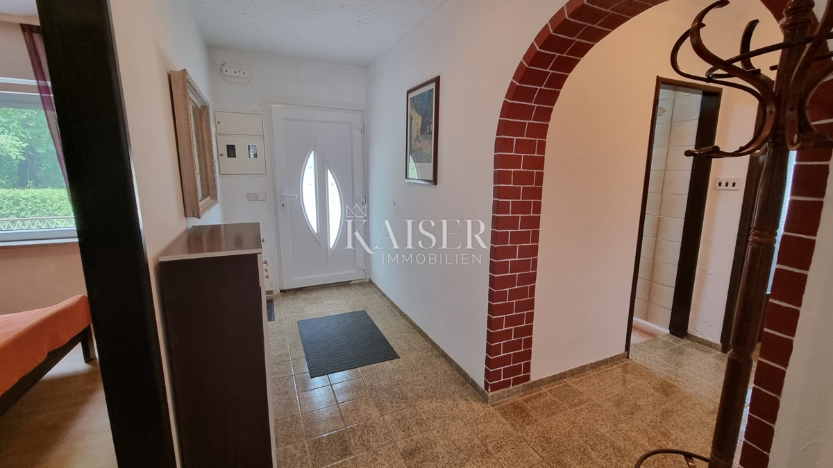 Crikvenica, Jadranovo - samostojna hiša z dvema apartmajema