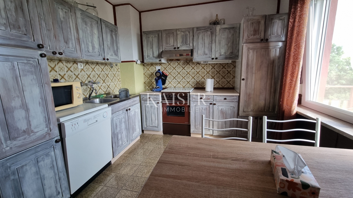 Crikvenica, Jadranovo - samostojna hiša z dvema apartmajema