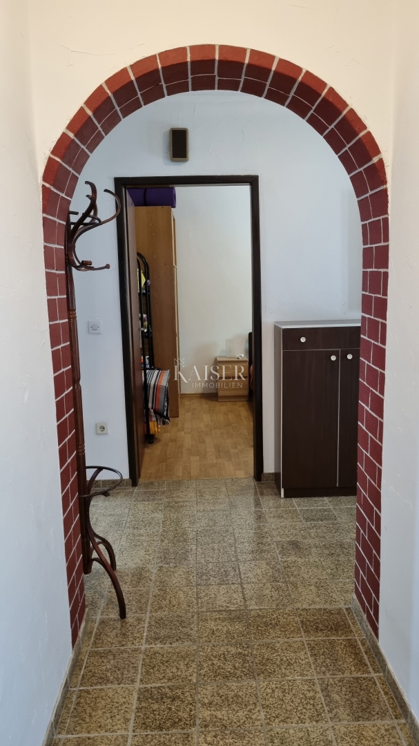 Crikvenica, Jadranovo - samostojna hiša z dvema apartmajema