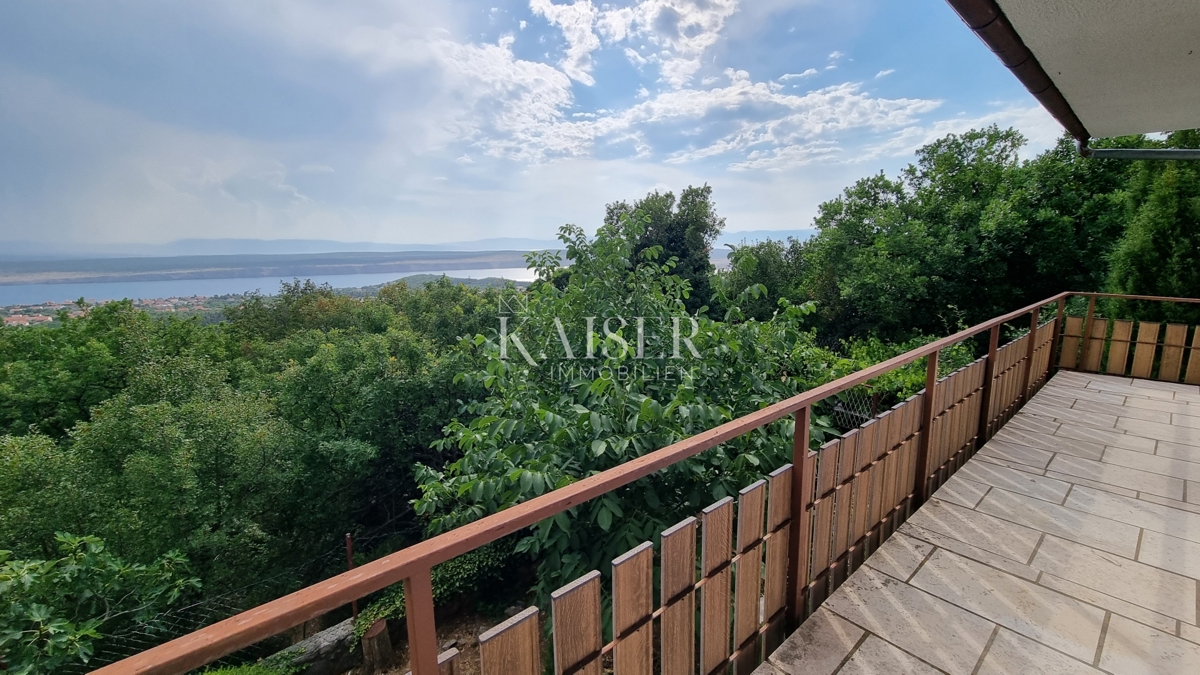 Crikvenica, Jadranovo - samostojna hiša z dvema apartmajema