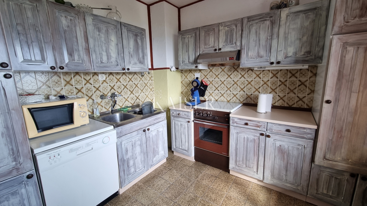 Crikvenica, Jadranovo - samostojna hiša z dvema apartmajema