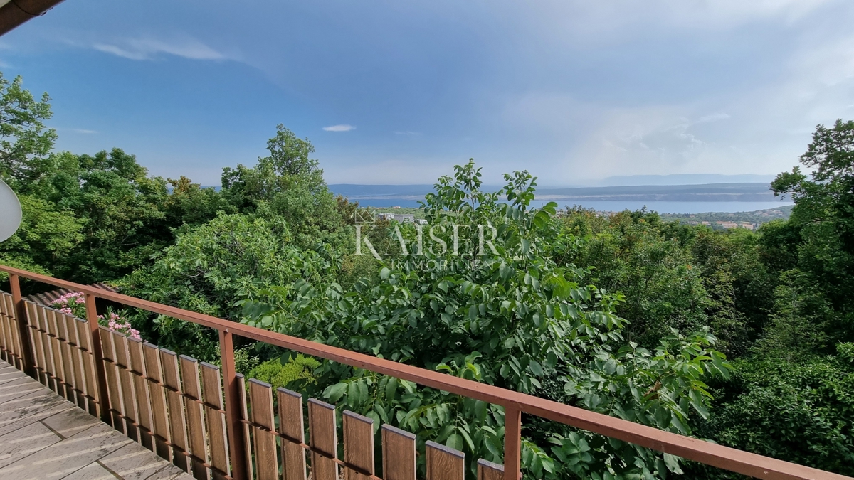 Crikvenica, Jadranovo - samostojna hiša z dvema apartmajema