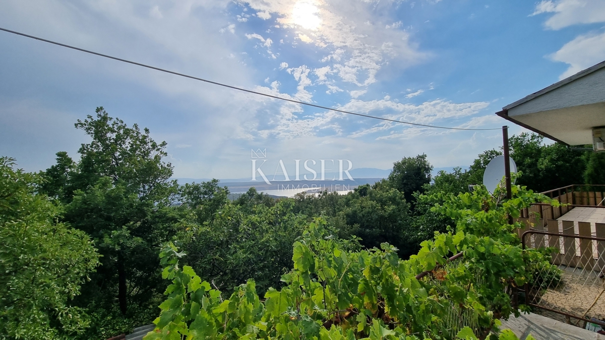 Crikvenica, Jadranovo - samostojna hiša z dvema apartmajema