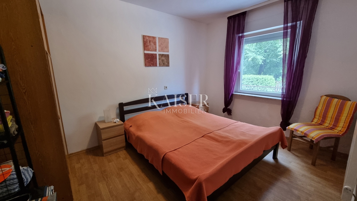 Crikvenica, Jadranovo - samostojna hiša z dvema apartmajema