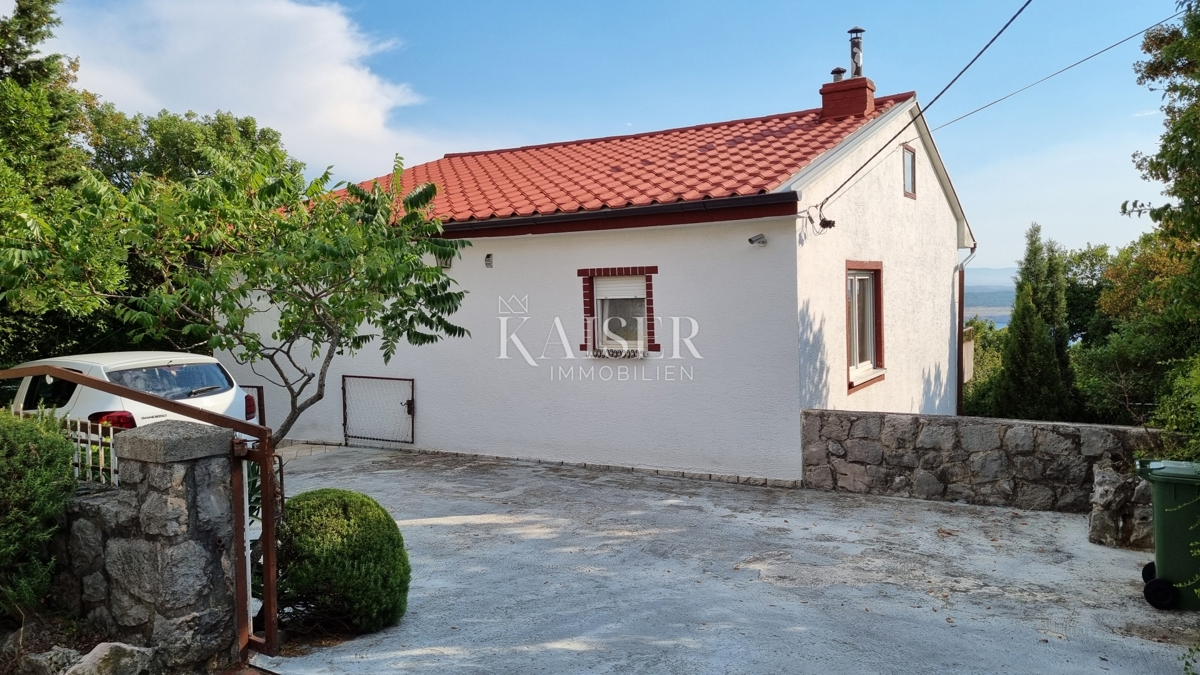 Crikvenica, Jadranovo - samostojna hiša z dvema apartmajema
