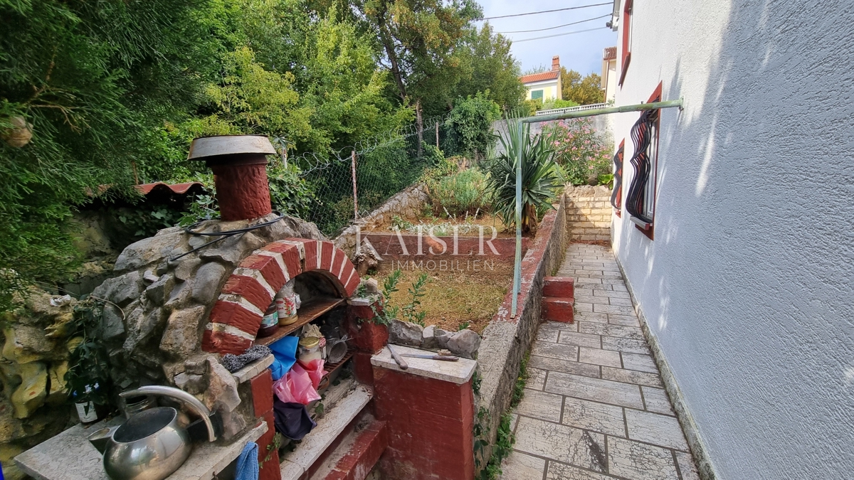 Crikvenica, Jadranovo - samostojna hiša z dvema apartmajema