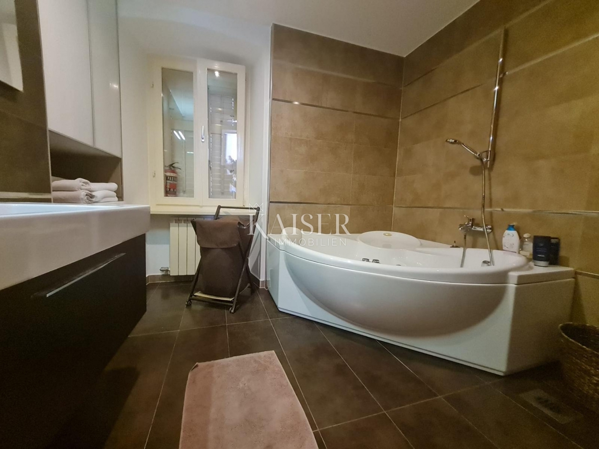 Zadar, Poluotok, luksuzno opremljeno stanovanje, 104,32 m2, v bližini Kalelarge