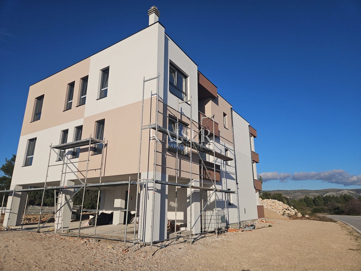 Šibenik, Brodarica - enosobno stanovanje 62,87 m2 v novi stavbi v bližini plaže Rezalište