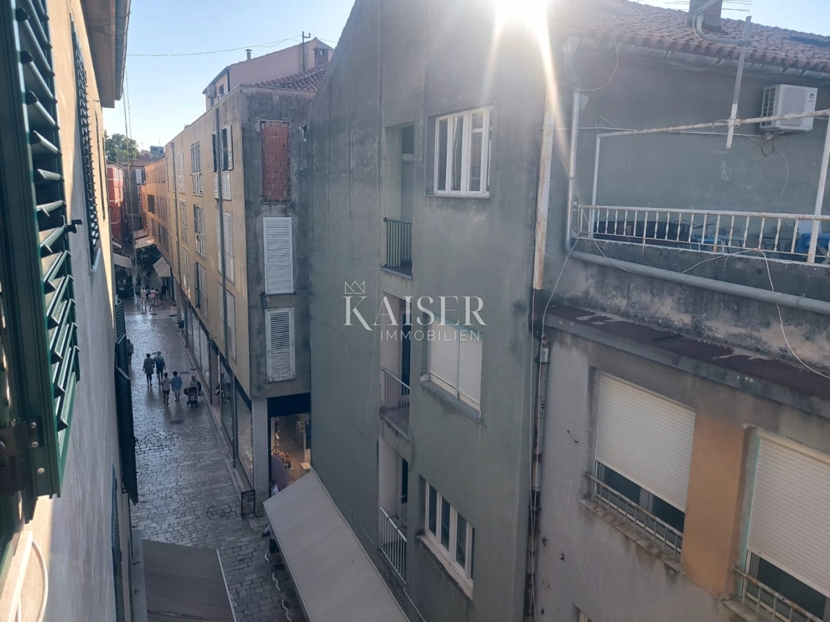 Zadar, Poluotok – moderno trisobno stanovanje v središču mesta