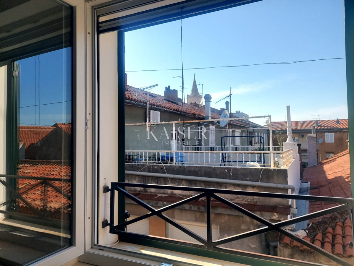 Zadar, Poluotok – moderno trisobno stanovanje v središču mesta