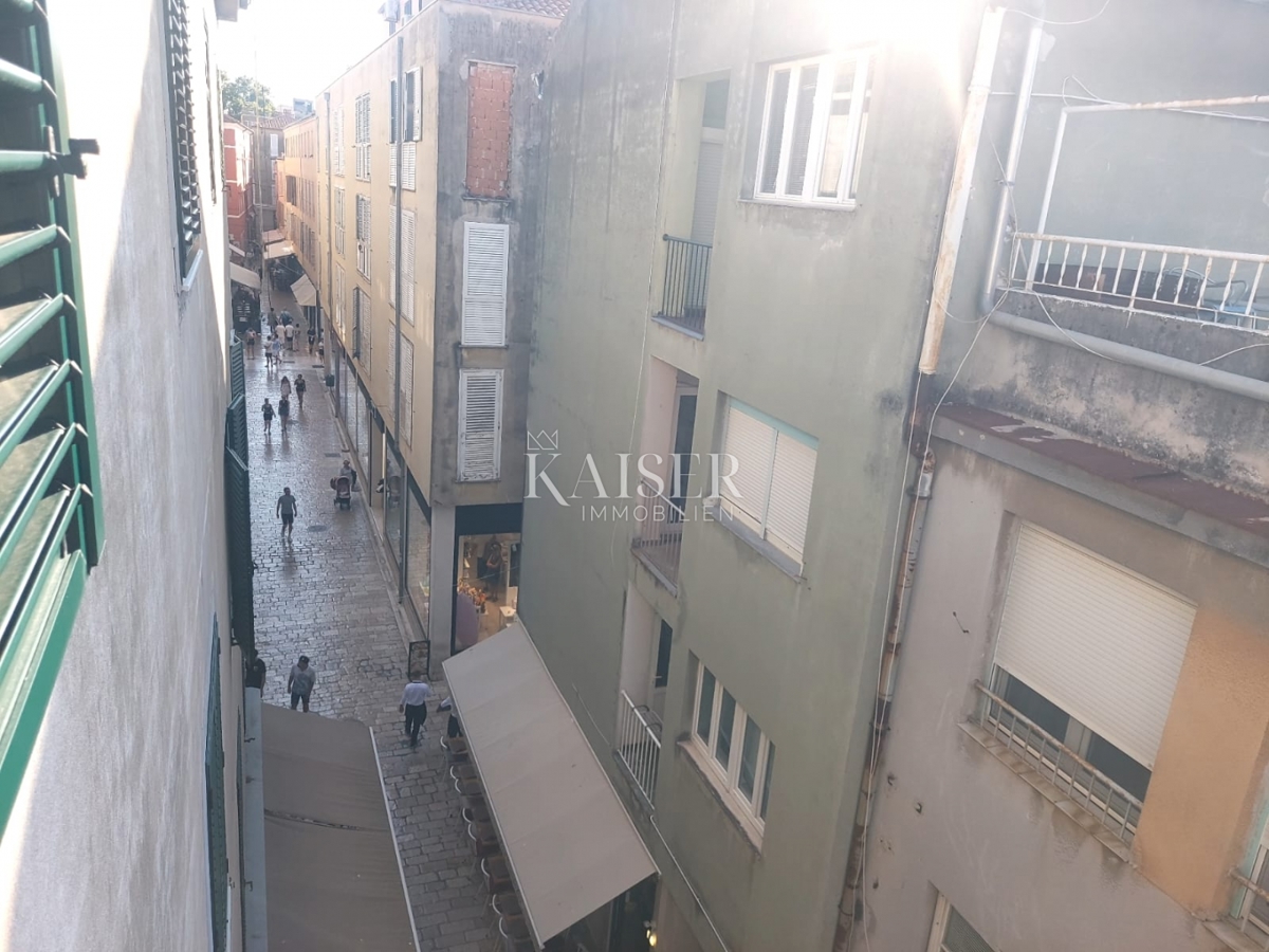 Zadar, Poluotok – moderno trisobno stanovanje v središču mesta