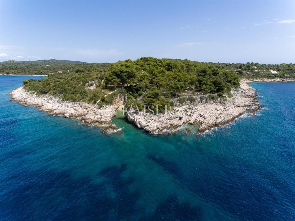 Split, Drvenik - Luksuzna kamnita vila, 8700 m2, prva vrsta do morja