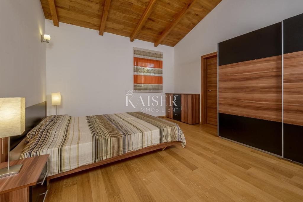 Split, Drvenik - Luksuzna kamnita vila, 8700 m2, prva vrsta do morja
