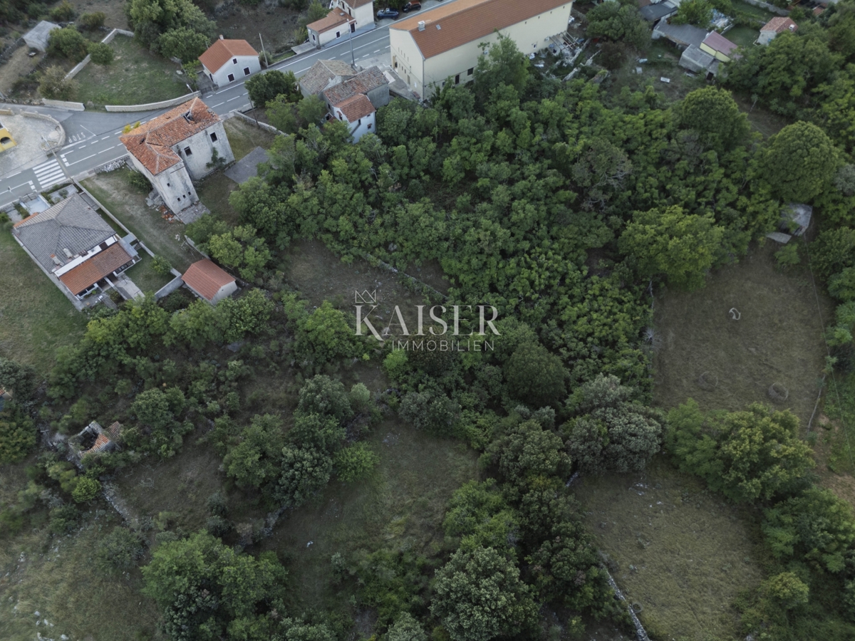 Cres, Belej – gradbeno zemljišče