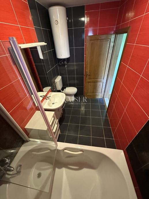Istra, Buje, Kaštel, stanovanje 104 m2 na iskani lokaciji