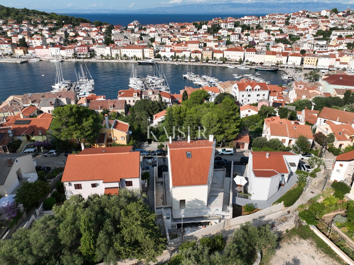 Mali Lošinj - čudovito stanovanje z garažo v središču mesta