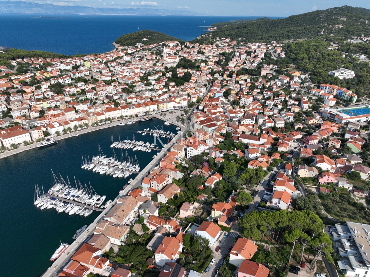 Mali Lošinj - čudovito stanovanje z garažo v središču mesta