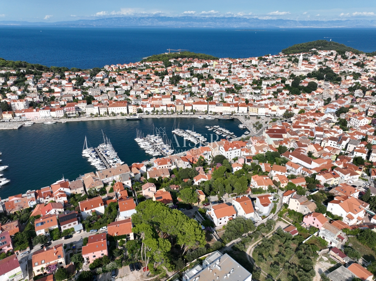 Mali Lošinj - čudovito stanovanje z garažo v središču mesta