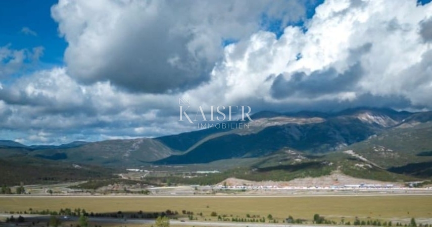Grobnik - gradbeno zemljišče za industrijsko uporabo, 10000 m²