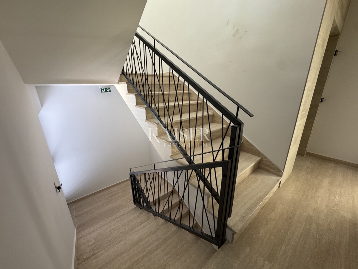 Zadar, Diklo - Luksuzno opremljen penthouse (103m2) 70 m od plaže