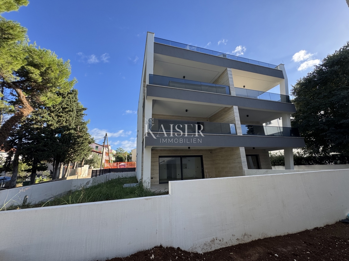 Zadar, Diklo - Luksuzno opremljen penthouse (103m2) 70 m od plaže