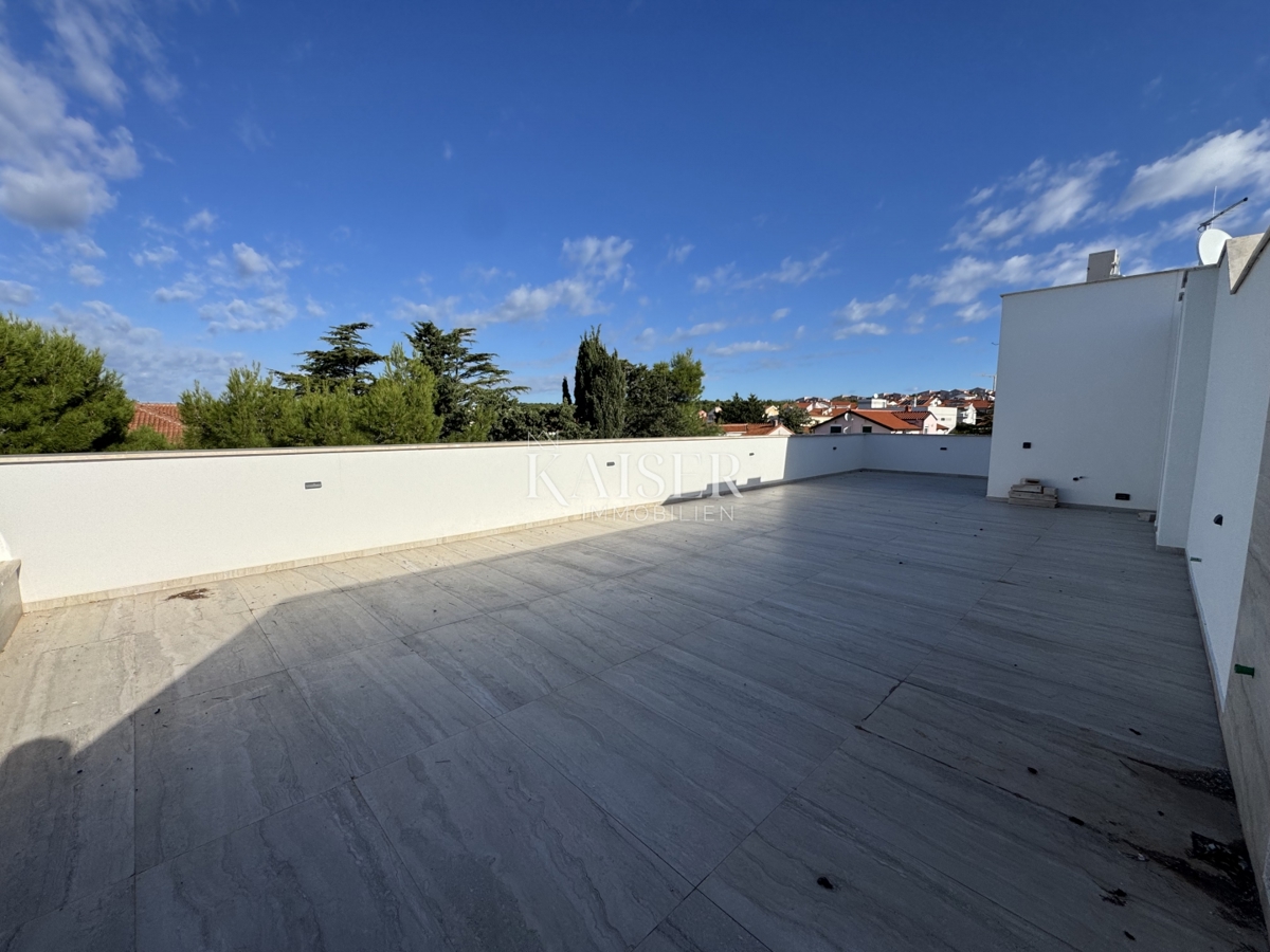 Zadar, Diklo - Luksuzno opremljen penthouse (103m2) 70 m od plaže