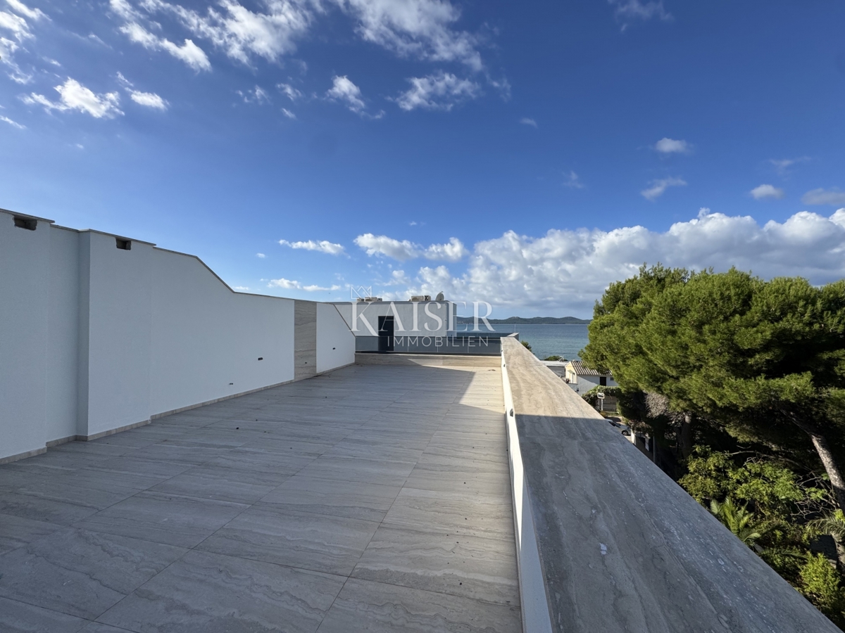 Zadar, Diklo - Luksuzno opremljen penthouse (103m2) 70 m od plaže