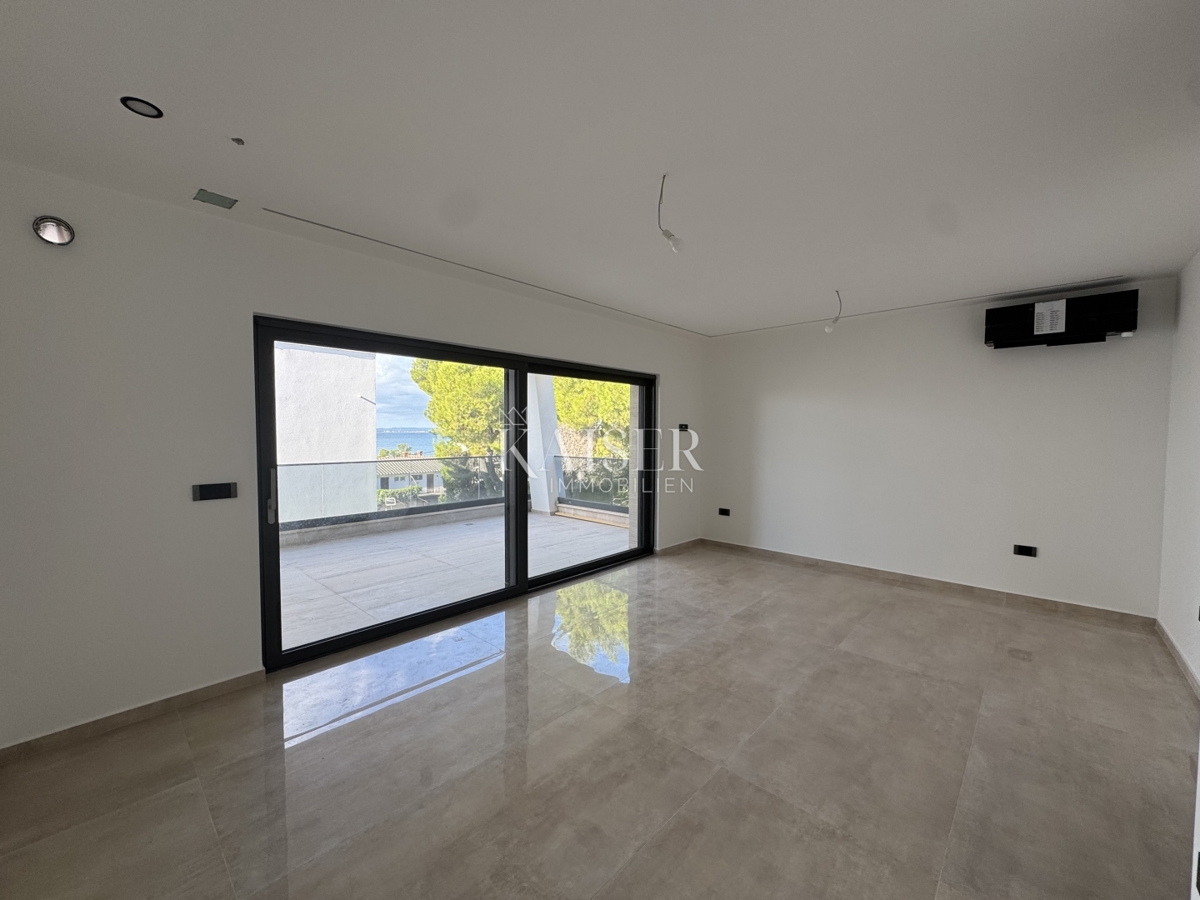 Zadar, Diklo - Luksuzno opremljen penthouse (103m2) 70 m od plaže