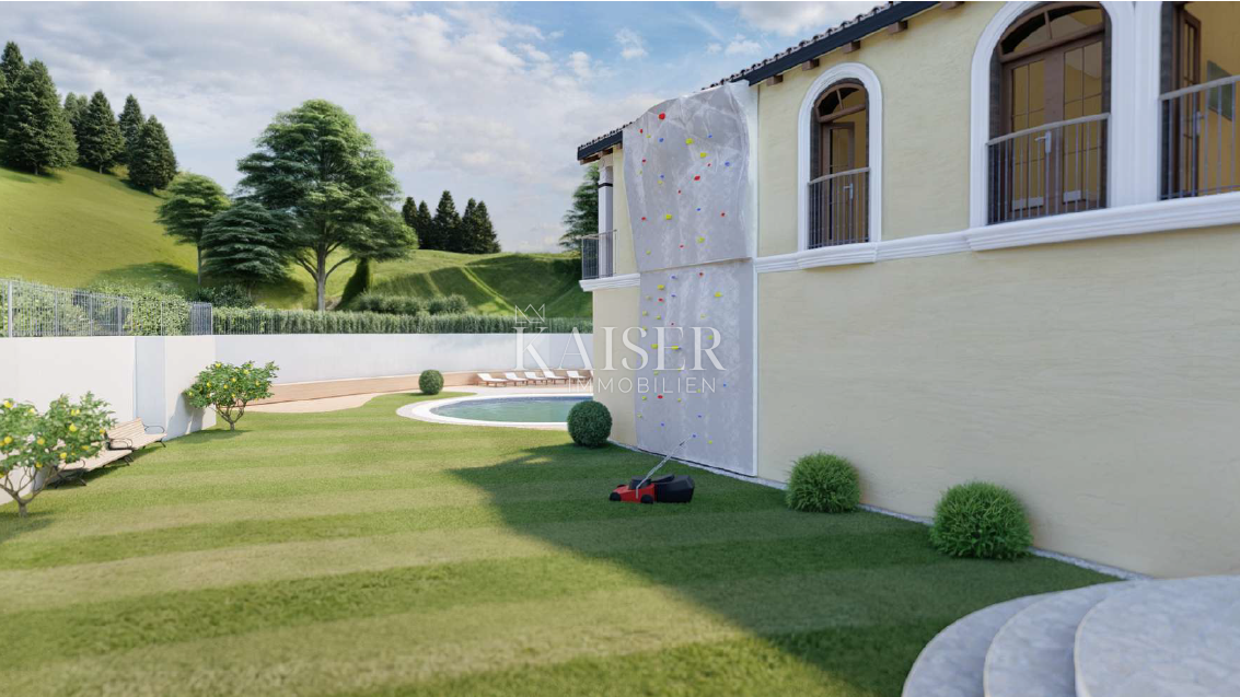 Istra - Lovran, hotel z 12 sobami, wellness, spa v nedokončani fazi