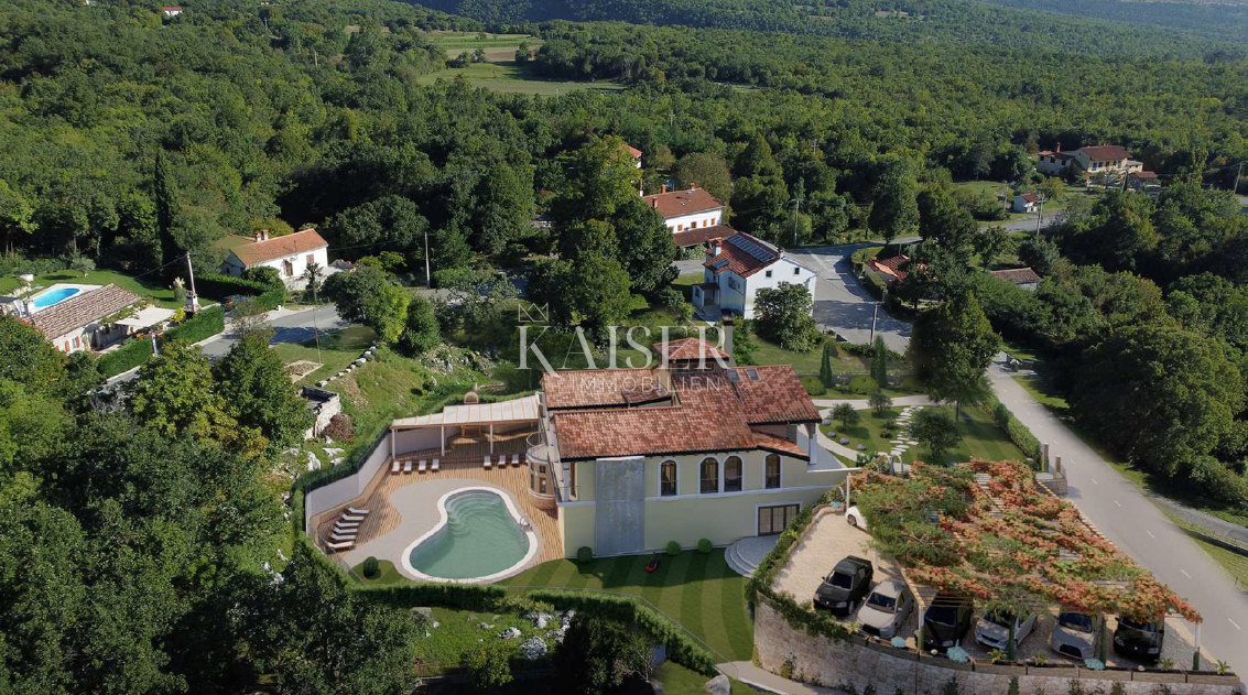 Istra - Lovran, hotel z 12 sobami, wellness, spa v nedokončani fazi