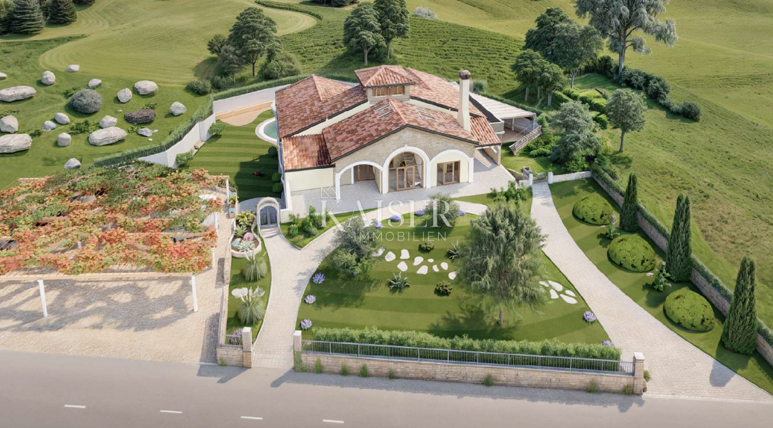 Istra - Lovran, hotel z 12 sobami, wellness, spa v nedokončani fazi