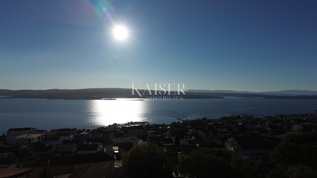 Crikvenica - stanovanje, 2 spalnici + dnevna soba, novogradnja z razgledom, teraso in parkiriščem