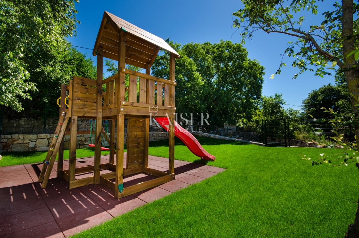 Istra, območje Rovinja - očarljiva kamnita hiša 170m2 z bazenom