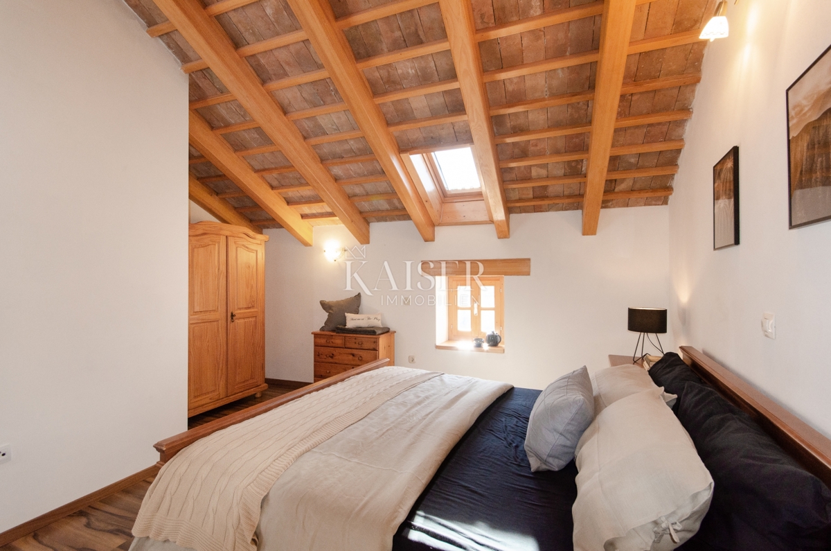 Istra, območje Rovinja - očarljiva kamnita hiša 170m2 z bazenom