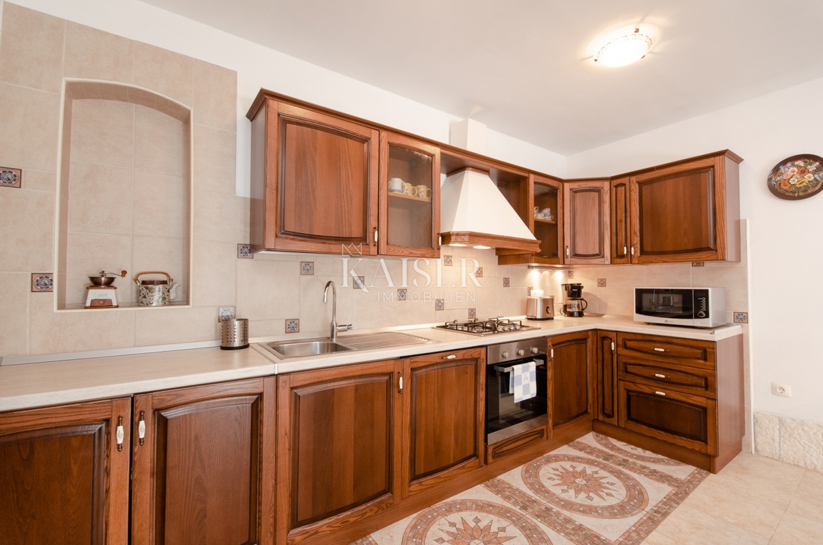 Istra, območje Rovinja - očarljiva kamnita hiša 170m2 z bazenom