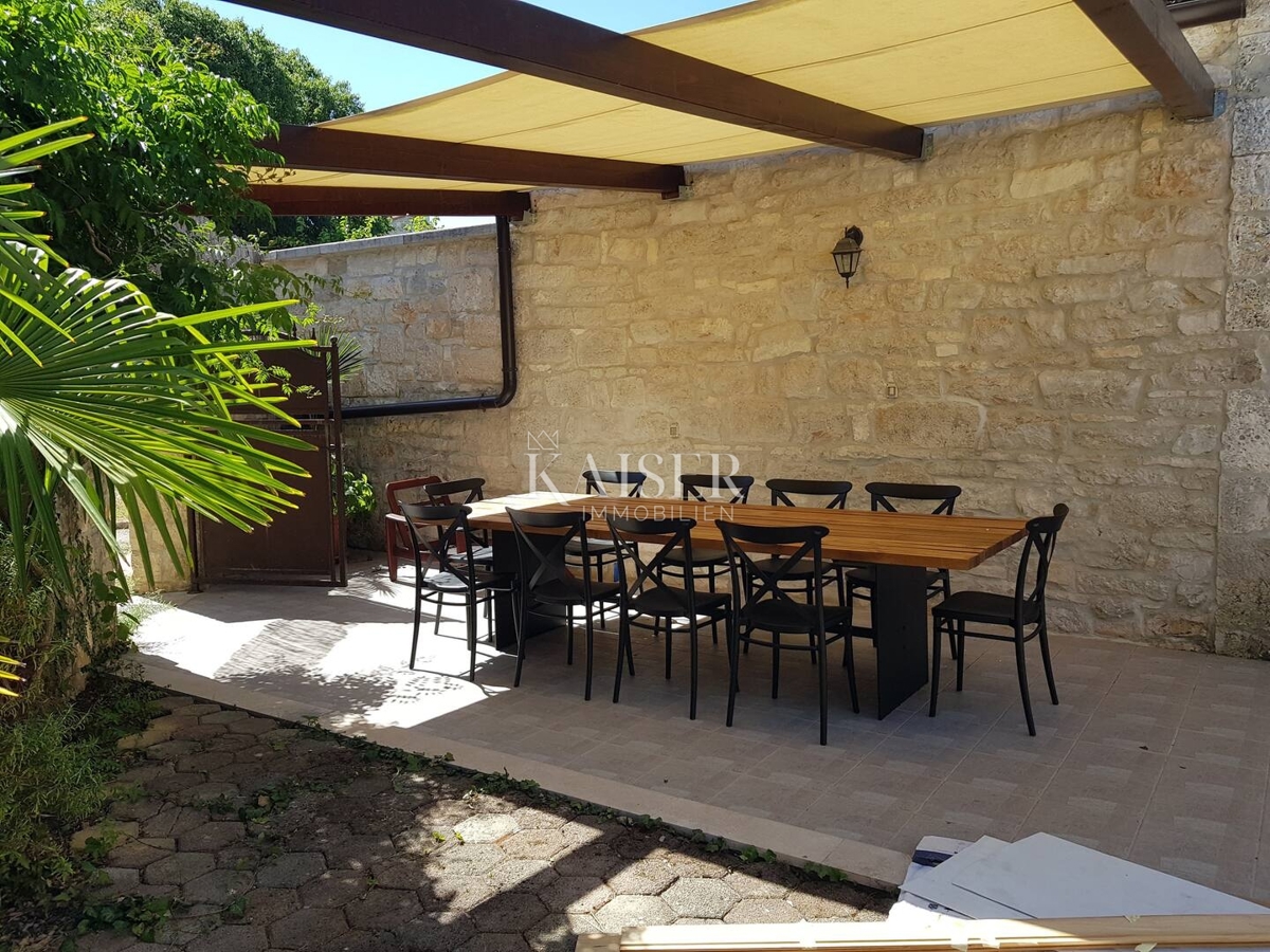 Istra, območje Rovinja - očarljiva kamnita hiša 170m2 z bazenom