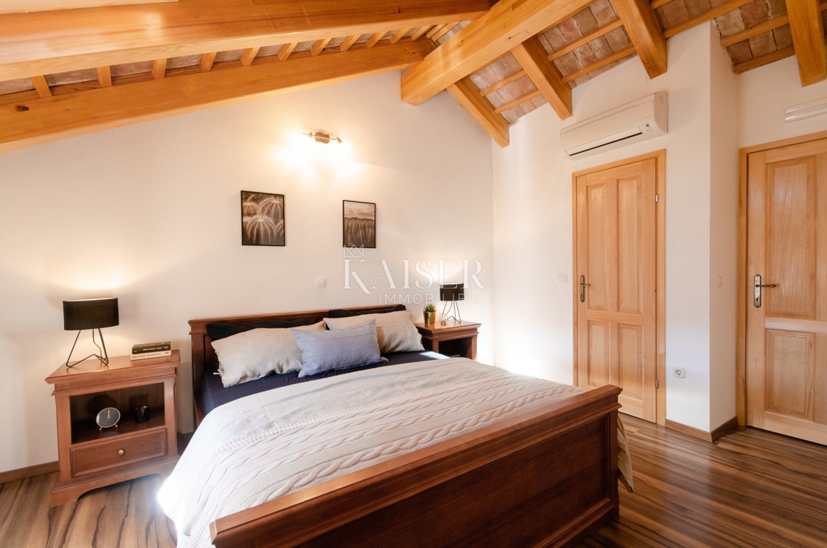 Istra, območje Rovinja - očarljiva kamnita hiša 170m2 z bazenom