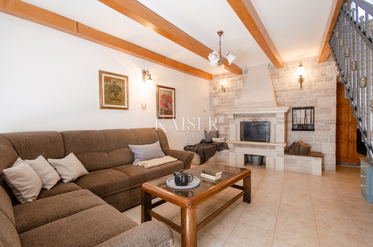 Istra, območje Rovinja - očarljiva kamnita hiša 170m2 z bazenom