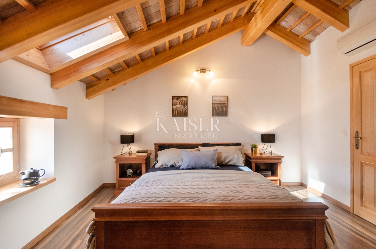 Istra, območje Rovinja - očarljiva kamnita hiša 170m2 z bazenom