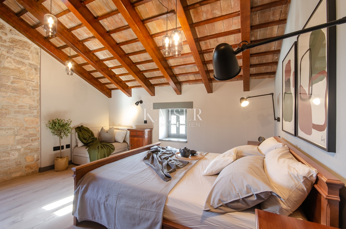 Istra, območje Rovinja - očarljiva kamnita hiša 170m2 z bazenom