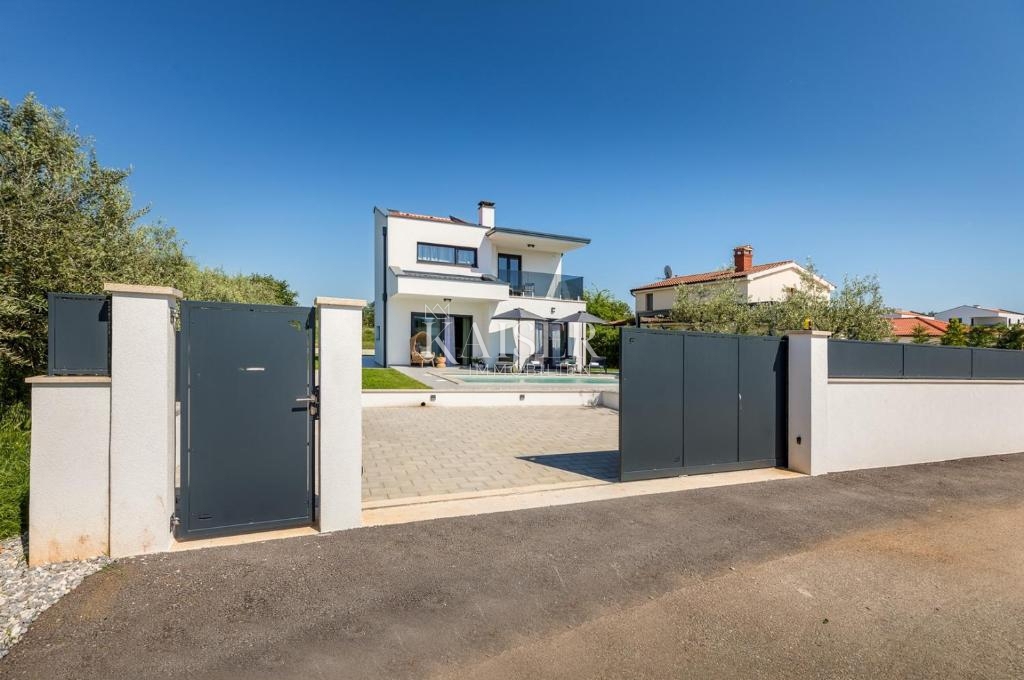 Istra, Poreč, vila z bazenom in pogledom na morje