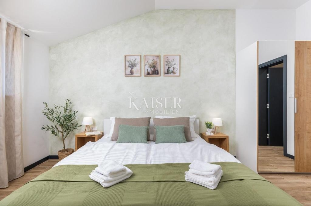 Istra, Poreč, vila z bazenom in pogledom na morje