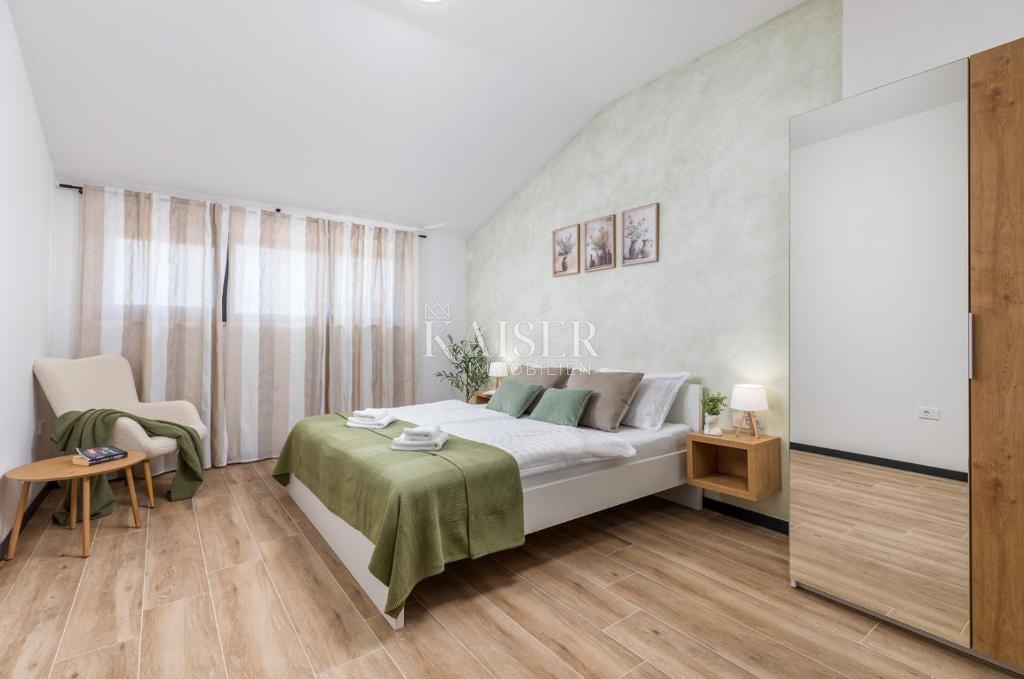 Istra, Poreč, vila z bazenom in pogledom na morje