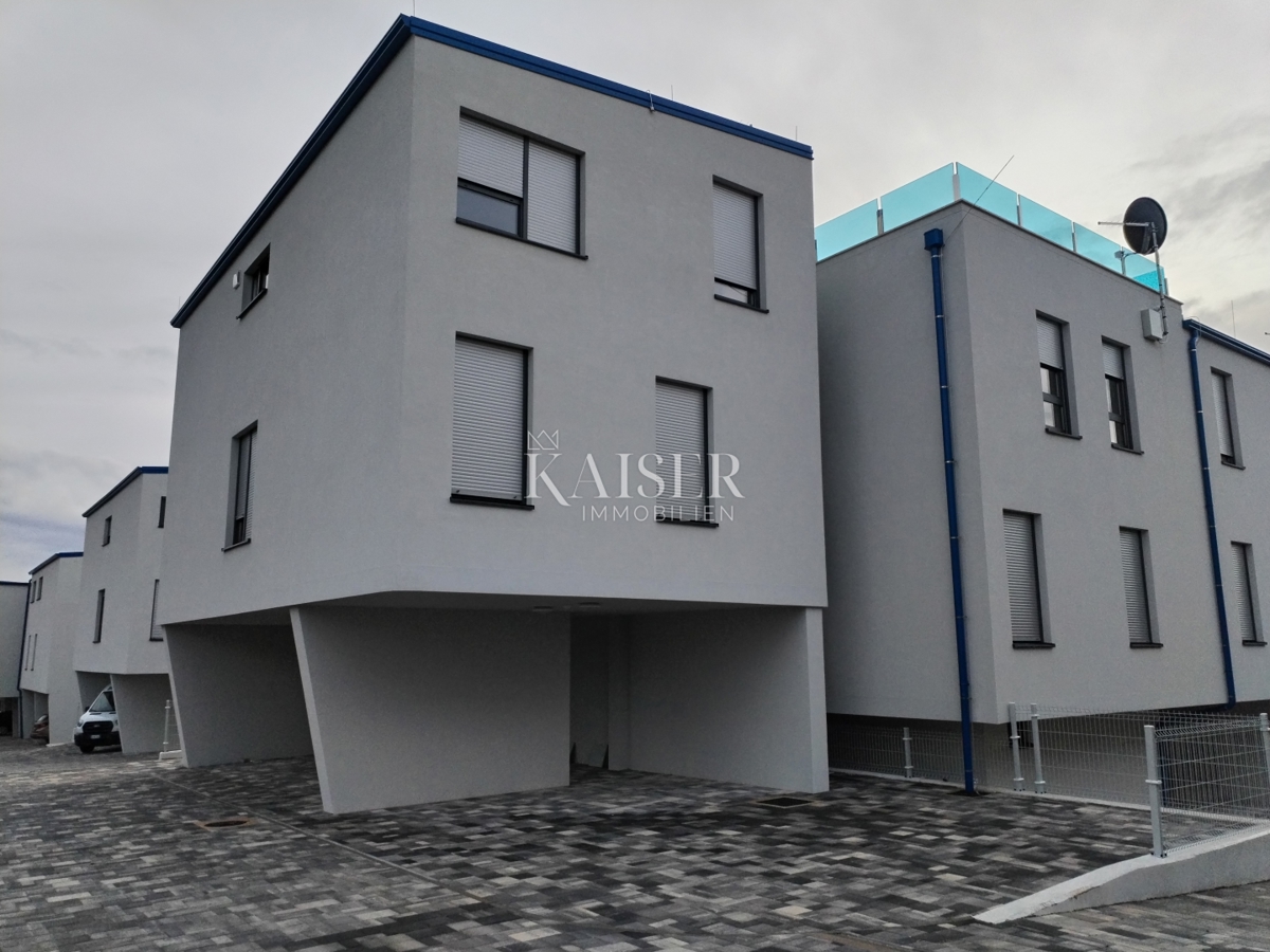 Istra, območje Umaga, stanovanje 66m2 300m od morja