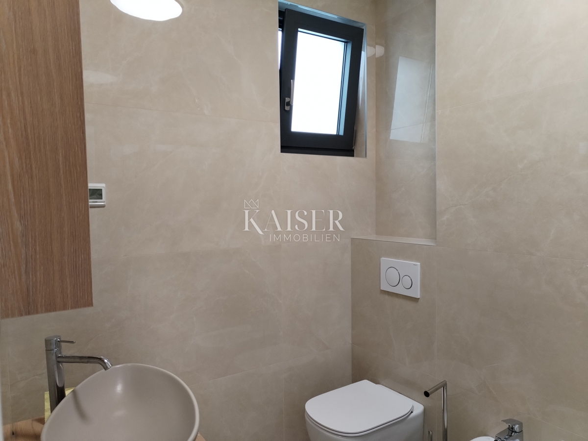 Istra, območje Umaga, stanovanje 66m2 300m od morja