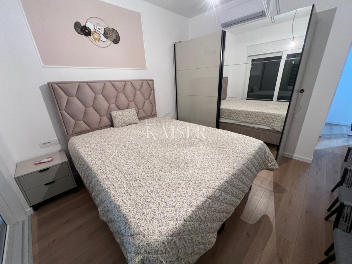 Srima, Vodice - Moderna trietažna hiša (S1) s pogledom na morje