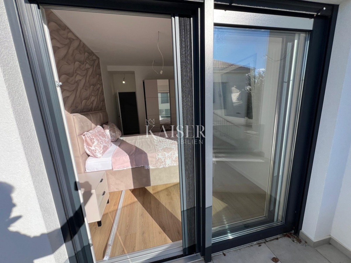 Srima, Vodice - Moderna trietažna hiša (S1) s pogledom na morje