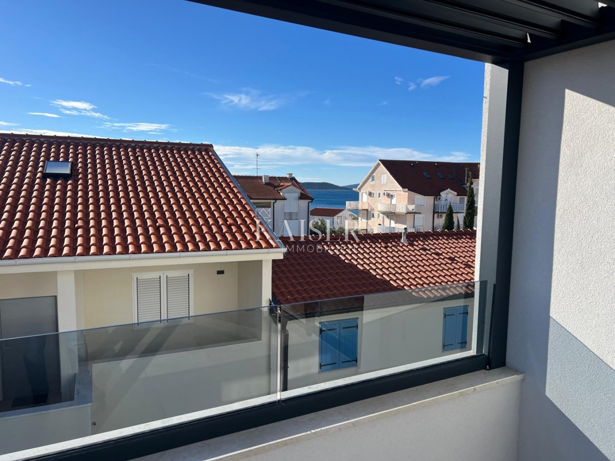 Srima, Vodice - Moderna trietažna hiša (S1) s pogledom na morje