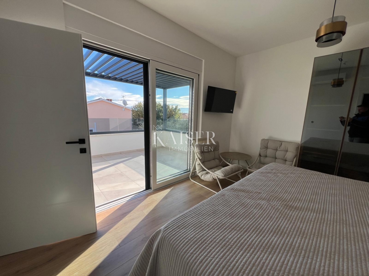 Srima, Vodice - Moderna trietažna hiša (S1) s pogledom na morje